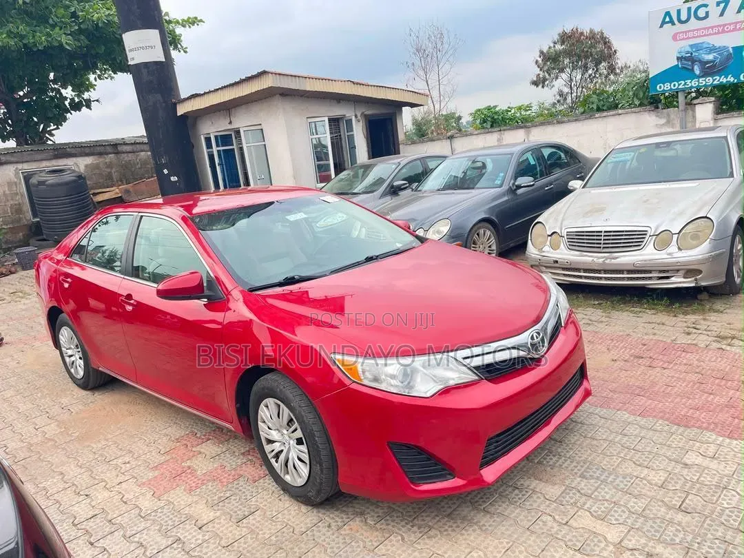 Toyota Camry L 4dr Sedan (2.5L 4cyl 6A) 2014 Red
