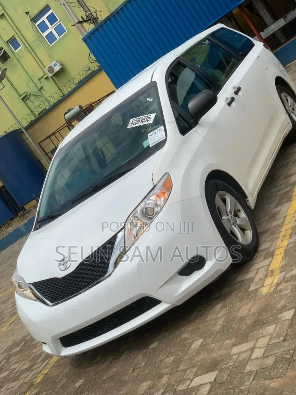 Toyota Sienna LE 7 Passenger 2012 White
