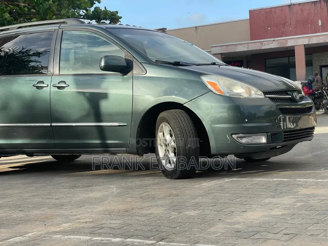 Toyota Sienna XLE Limited AWD 2005 Gray