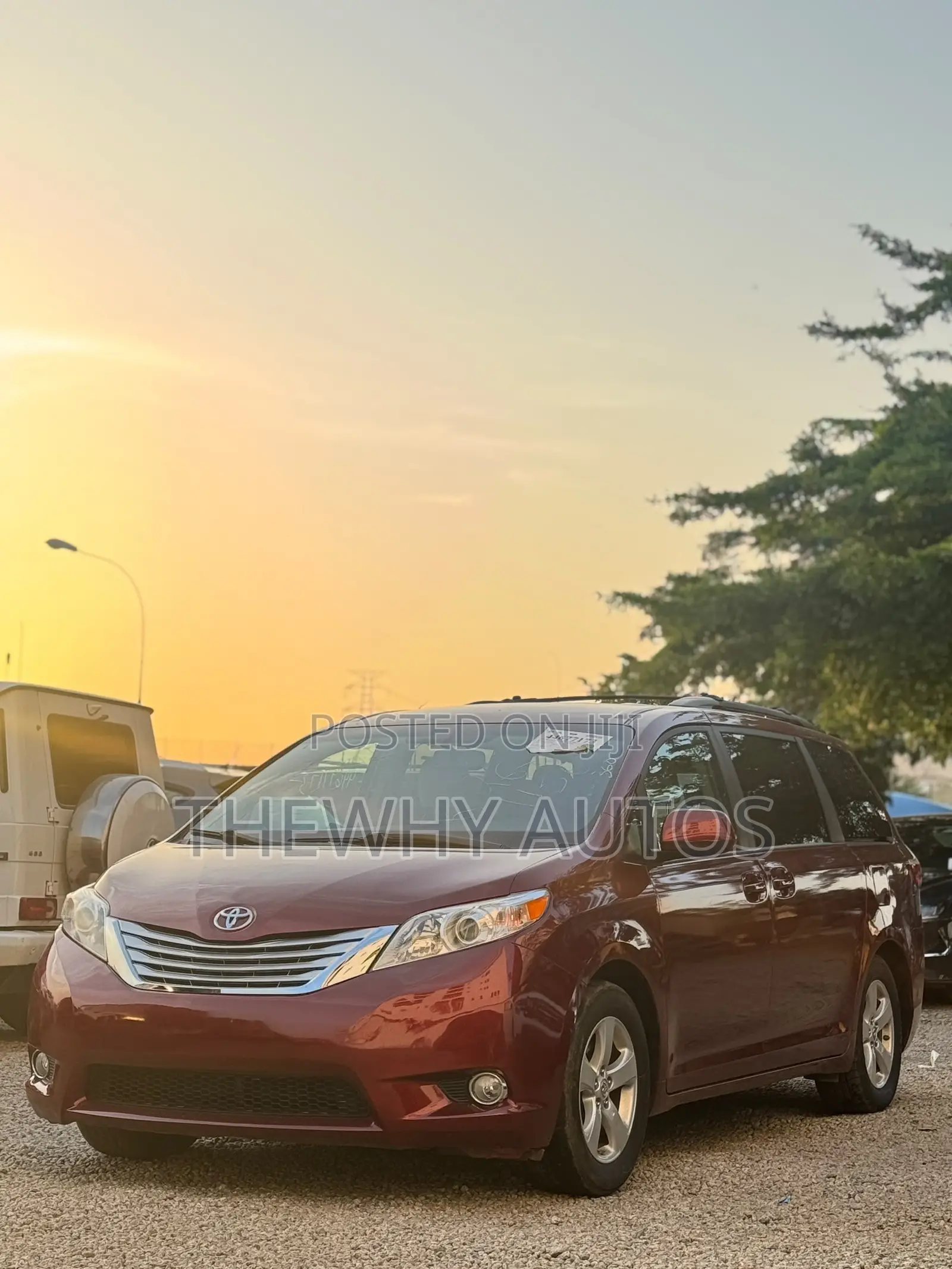 Toyota Sienna LE 7-Passenger 4dr Minivan AWD (3.5L 6cyl 6A) 2015