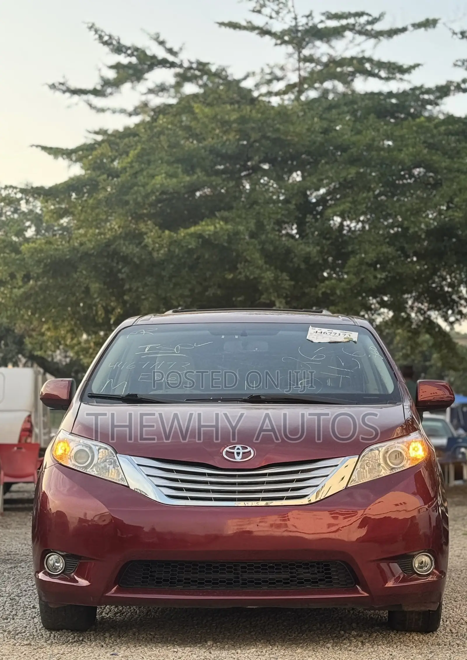 Toyota Sienna LE 7-Passenger 4dr Minivan AWD (3.5L 6cyl 6A) 2015