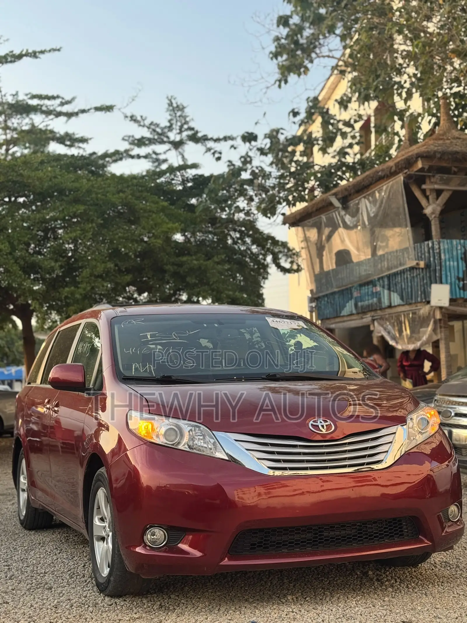 Toyota Sienna LE 7-Passenger 4dr Minivan AWD (3.5L 6cyl 6A) 2015