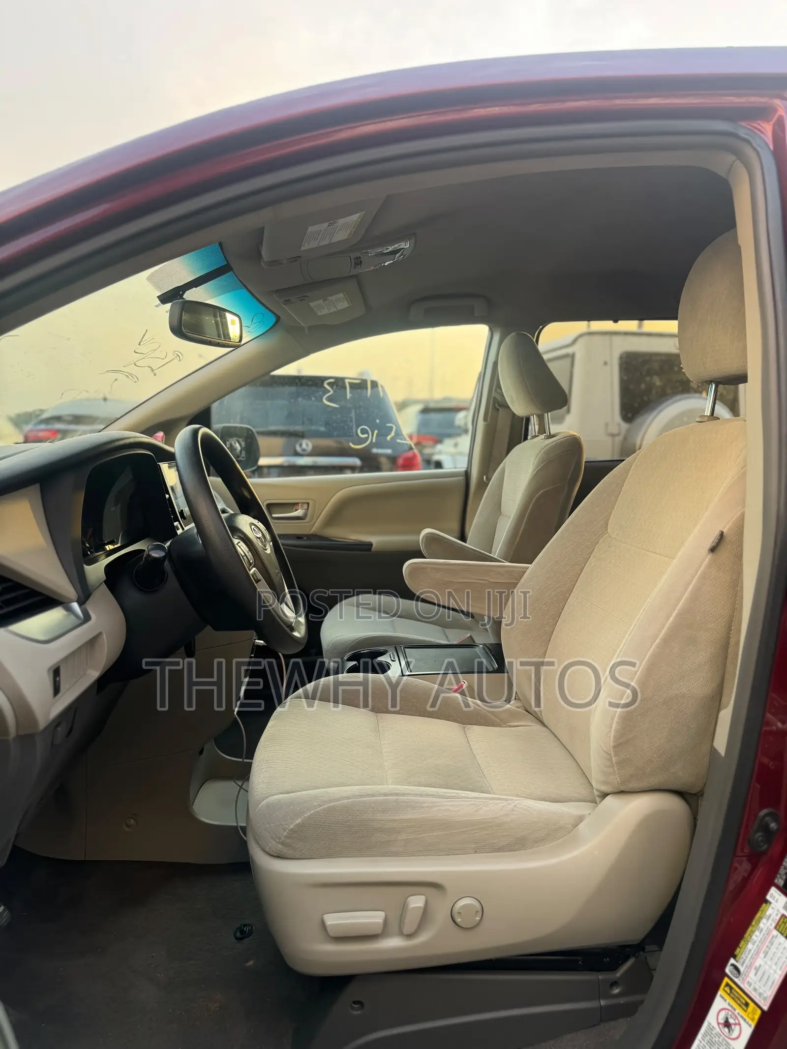 Toyota Sienna LE 7-Passenger 4dr Minivan AWD (3.5L 6cyl 6A) 2015