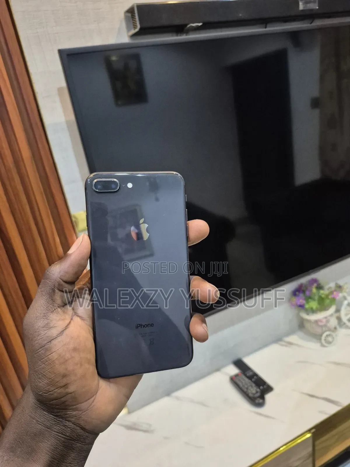 Apple iPhone 8 Plus 64 GB Black