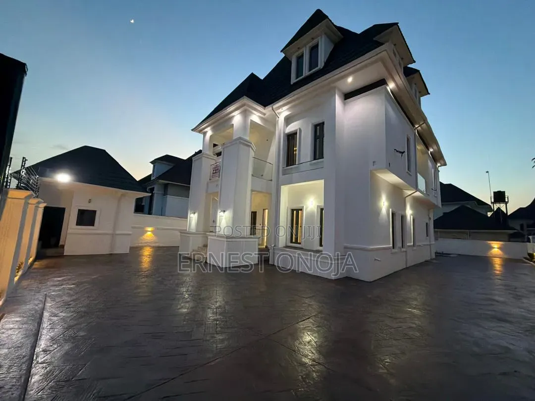 7bdrm Mansion in Gwarinpa Extension for sale