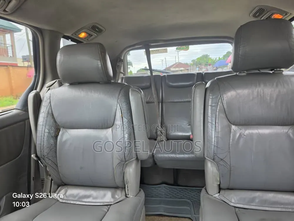 Toyota Sienna 2005 Silver