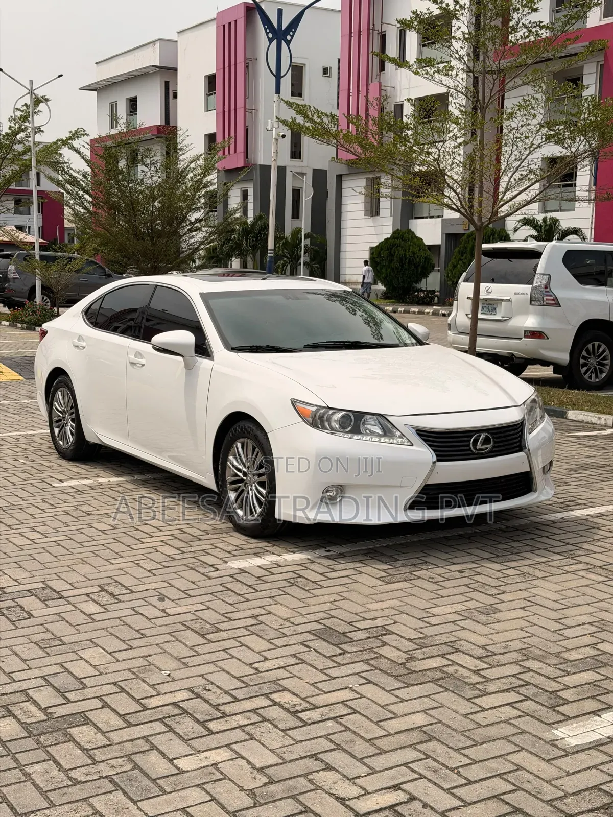 Lexus ES 350 FWD 2013 White