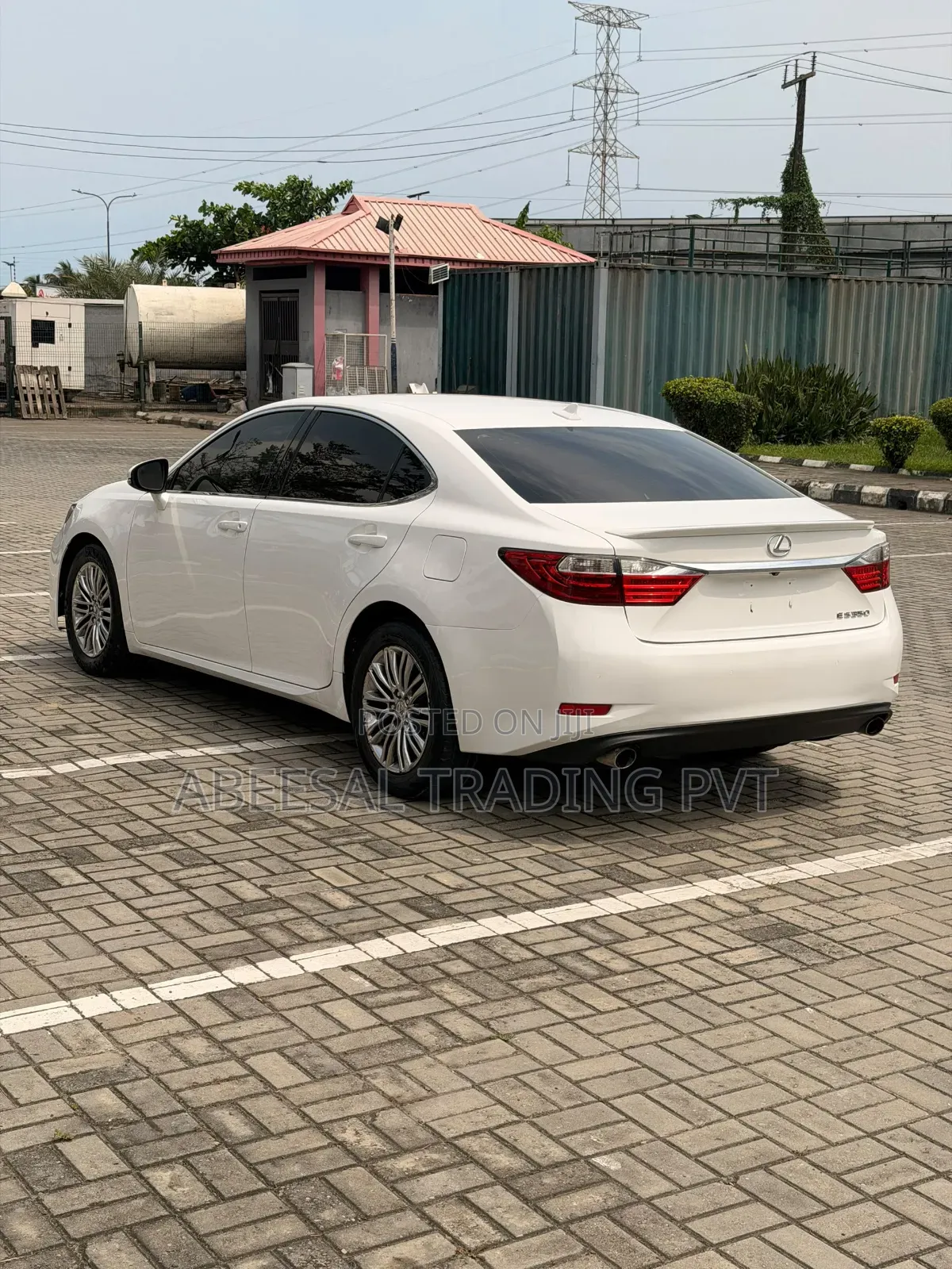 Lexus ES 350 FWD 2013 White