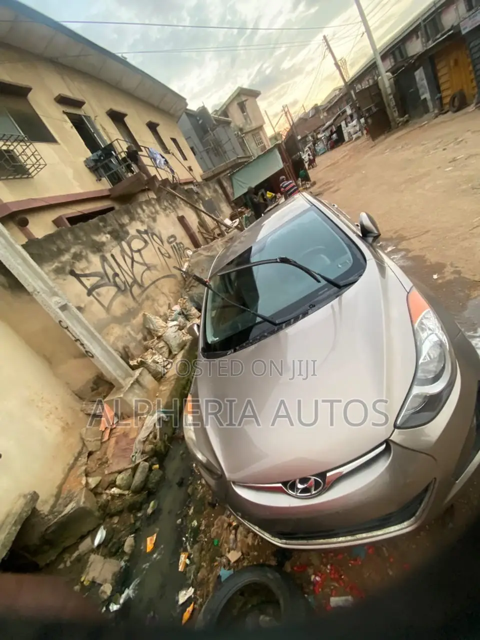 Hyundai Elantra 2013 Gold