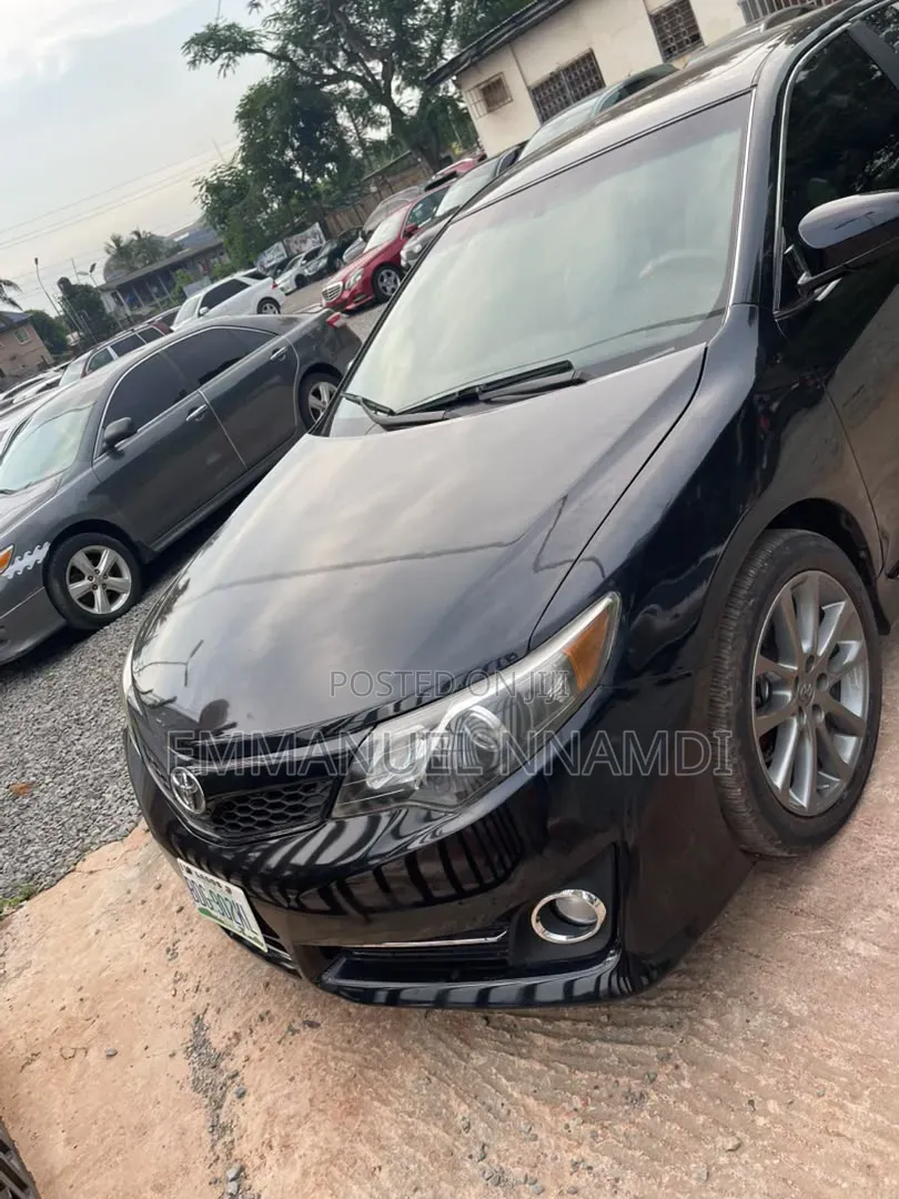 Toyota Camry SE 4dr Sedan (2.5L 4cyl 6A) 2013 Black