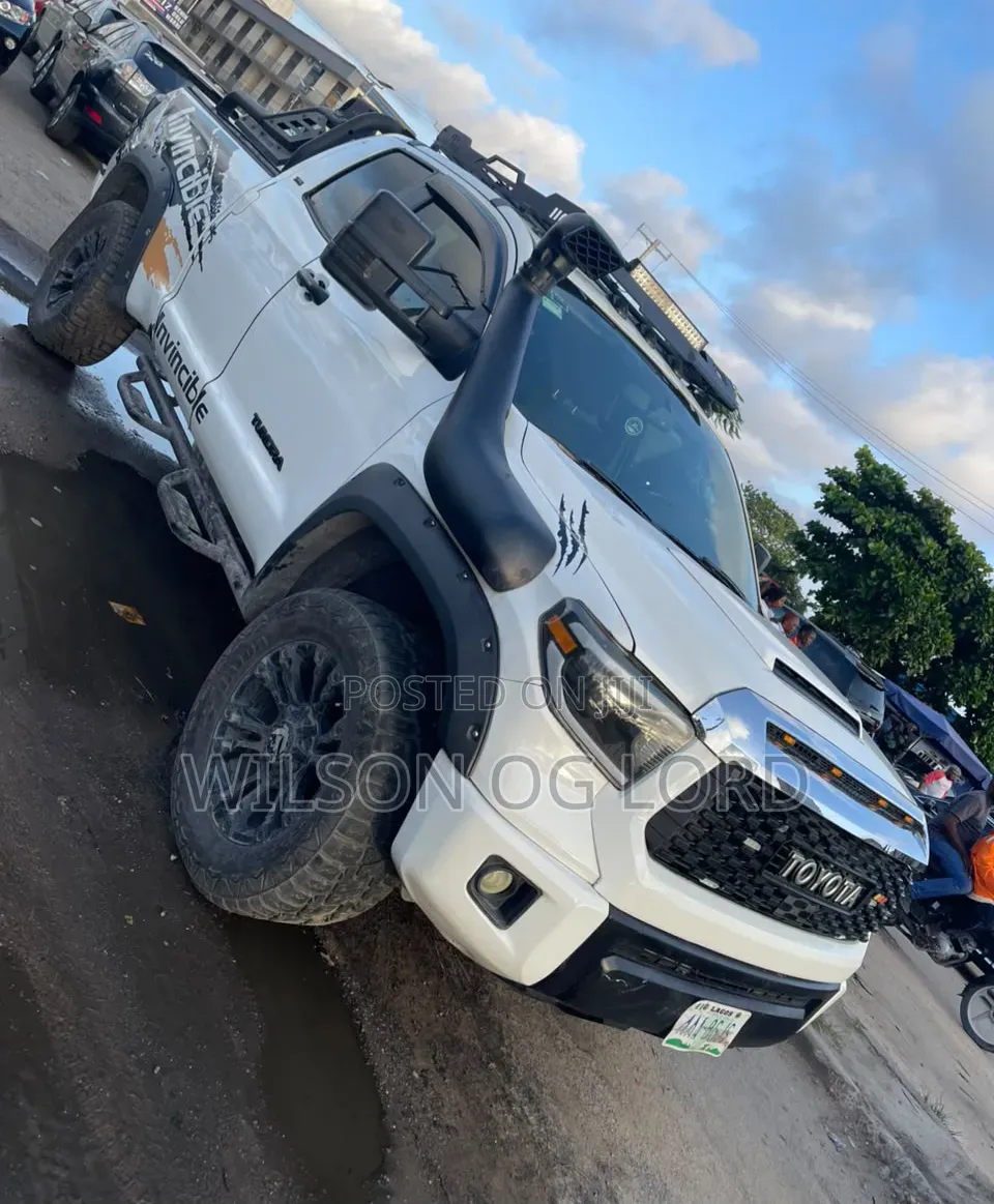 Toyota Tundra 2012 White