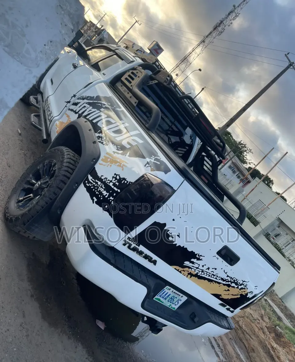 Toyota Tundra 2012 White
