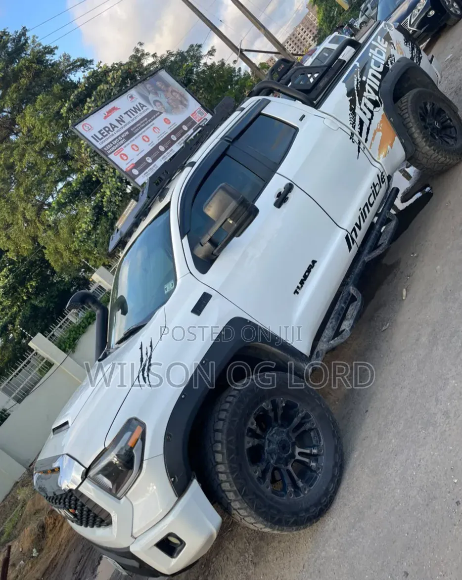 Toyota Tundra 2012 White