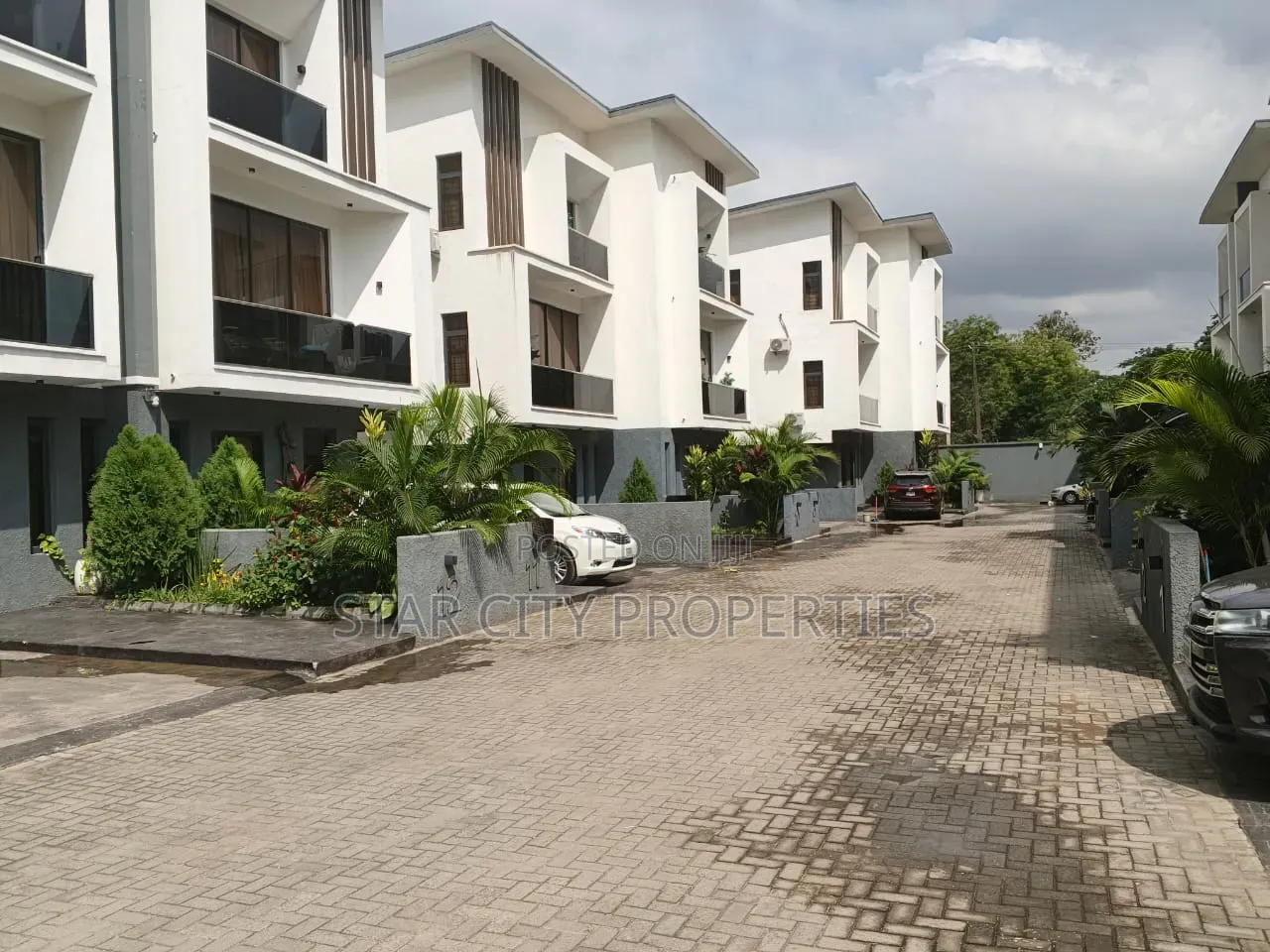 4bdrm Duplex in Ikeja Gra Lagos for rent