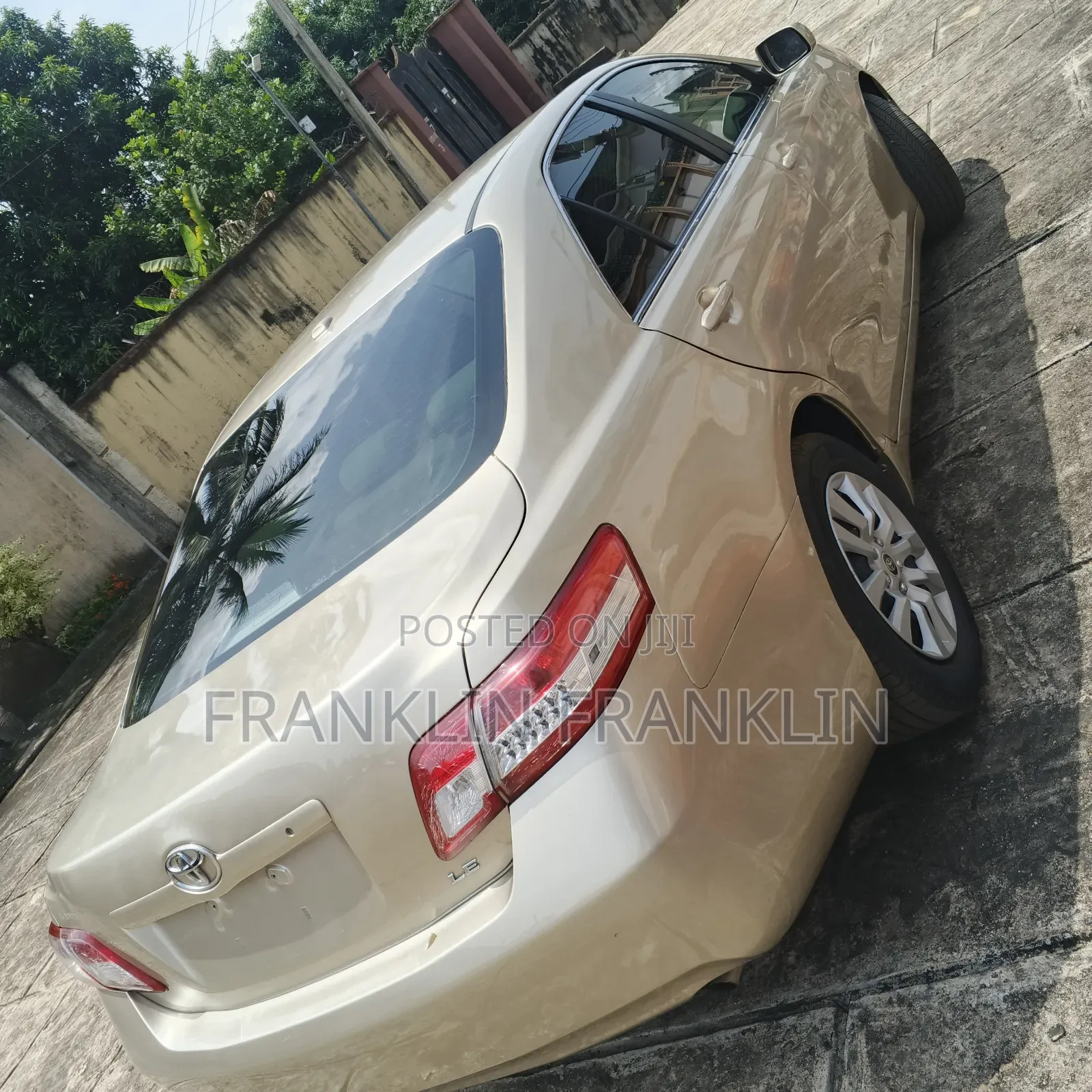 Toyota Camry 2011 Gold
