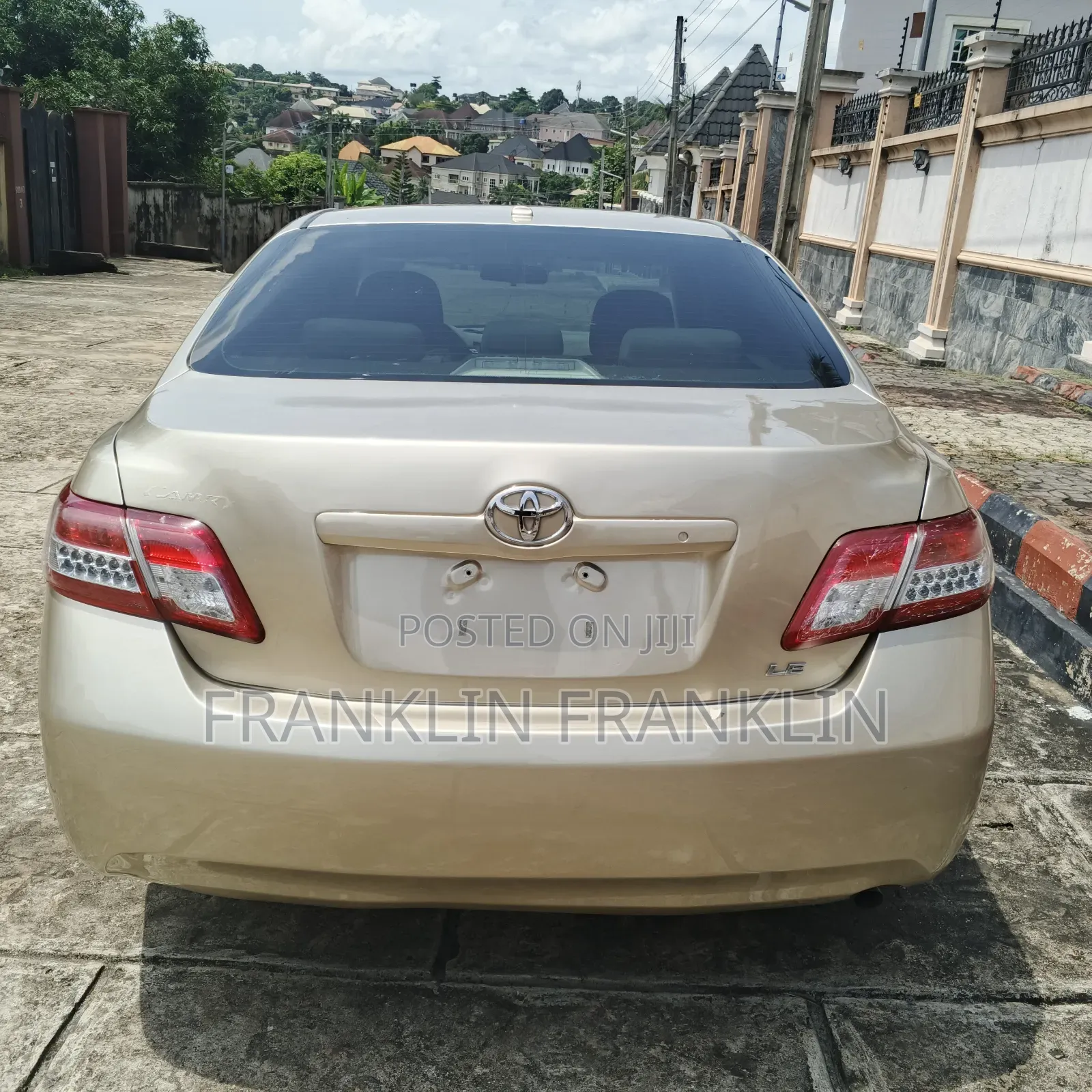 Toyota Camry 2011 Gold
