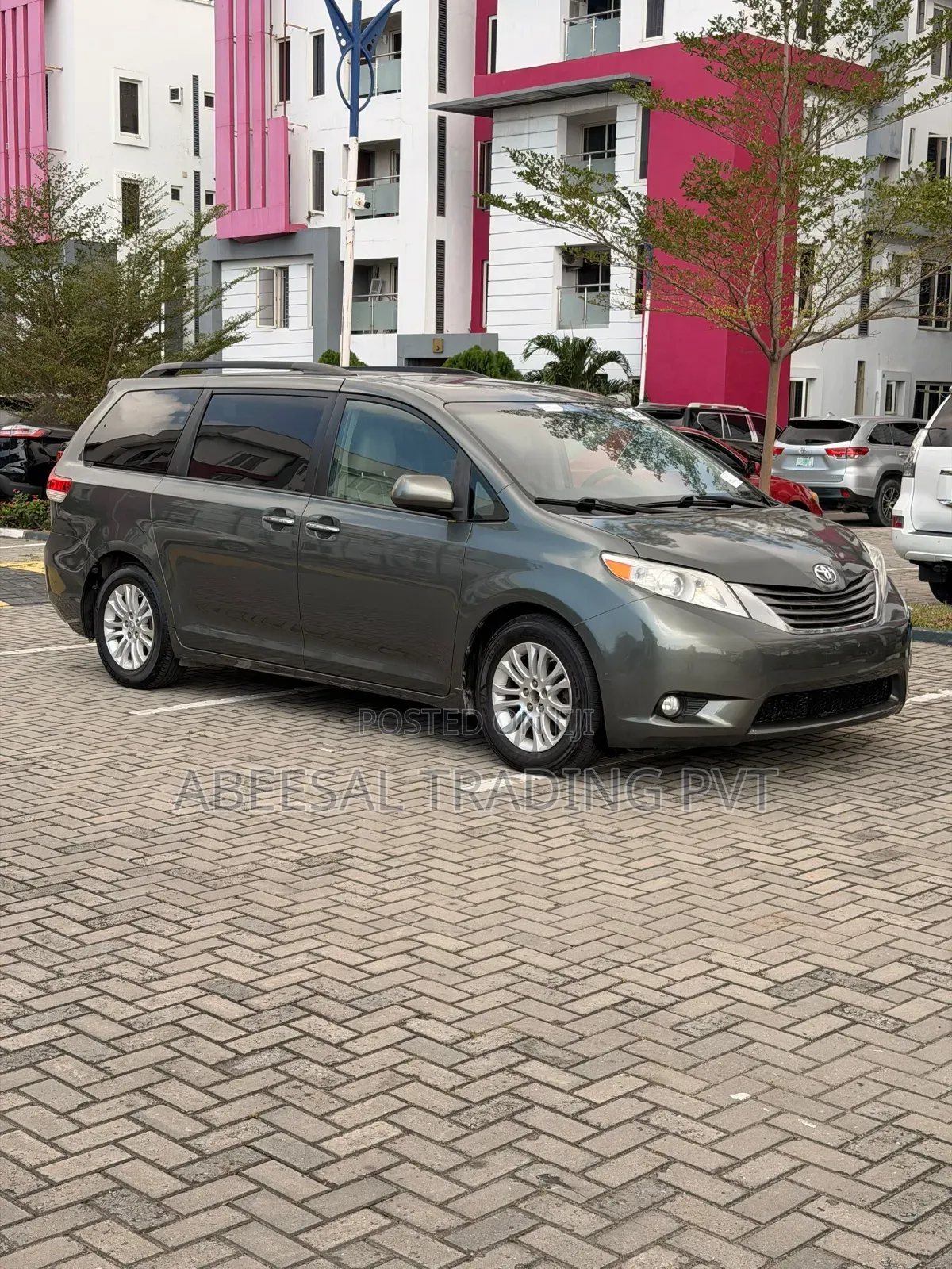 Toyota Sienna Limited AWD 7-Passenger 2013 Green
