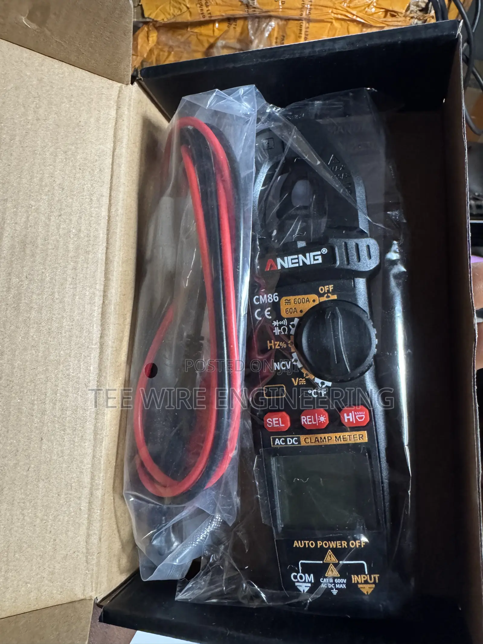 AC/DC Clamp Meter