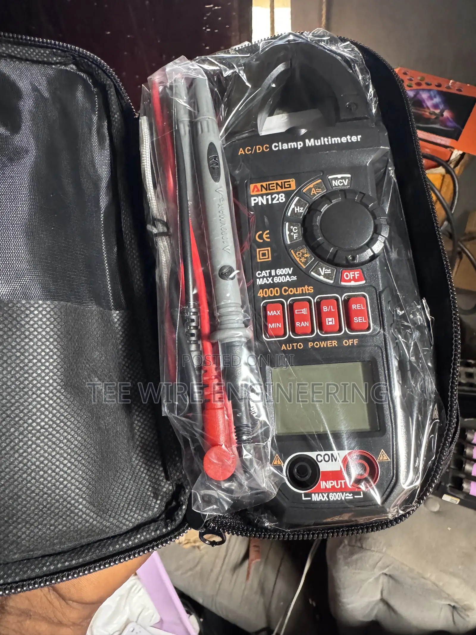 AC/DC Clamp Meter