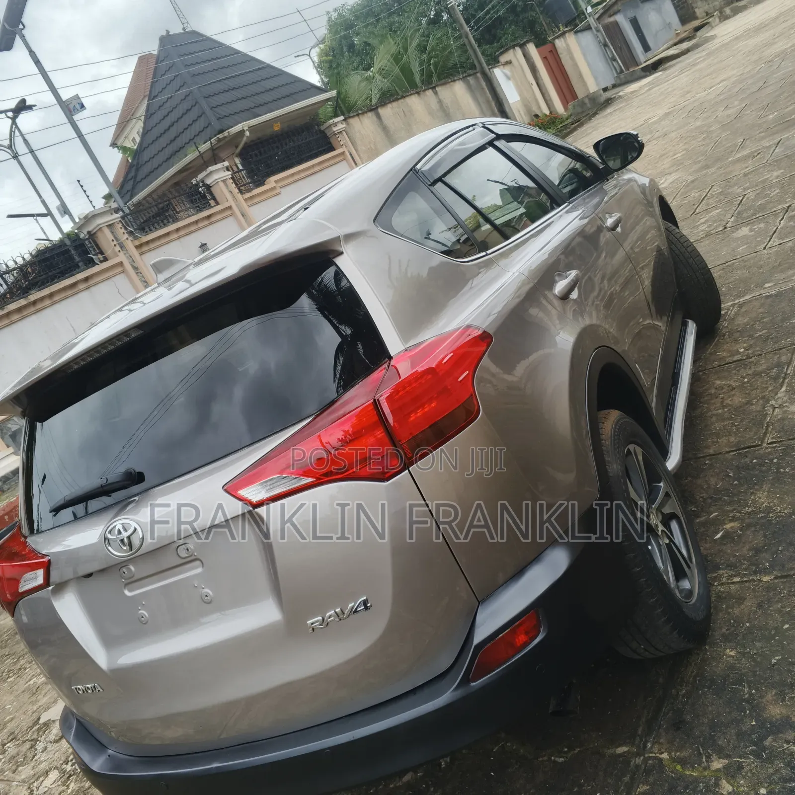 Toyota RAV4 2016 Gold