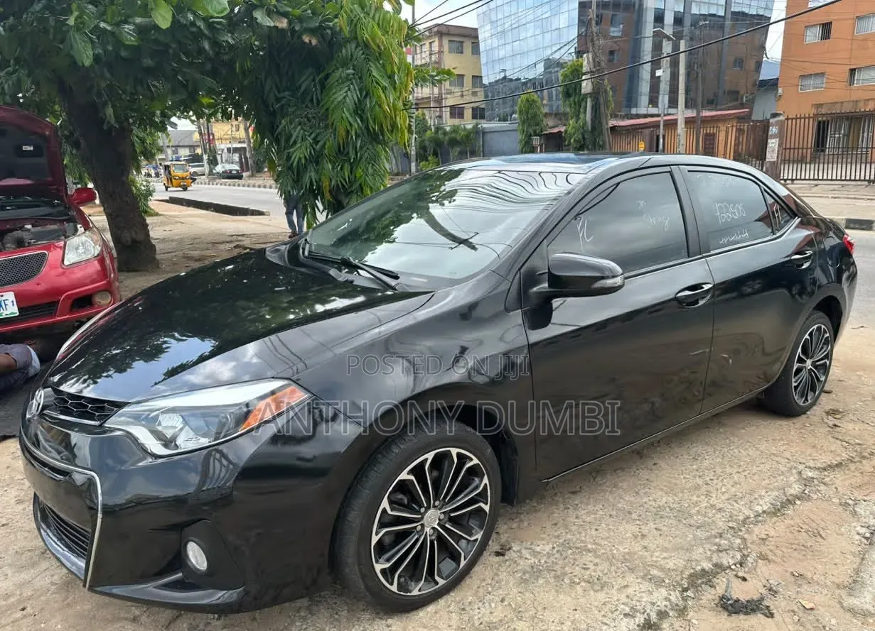 Toyota Corolla 2016 Black