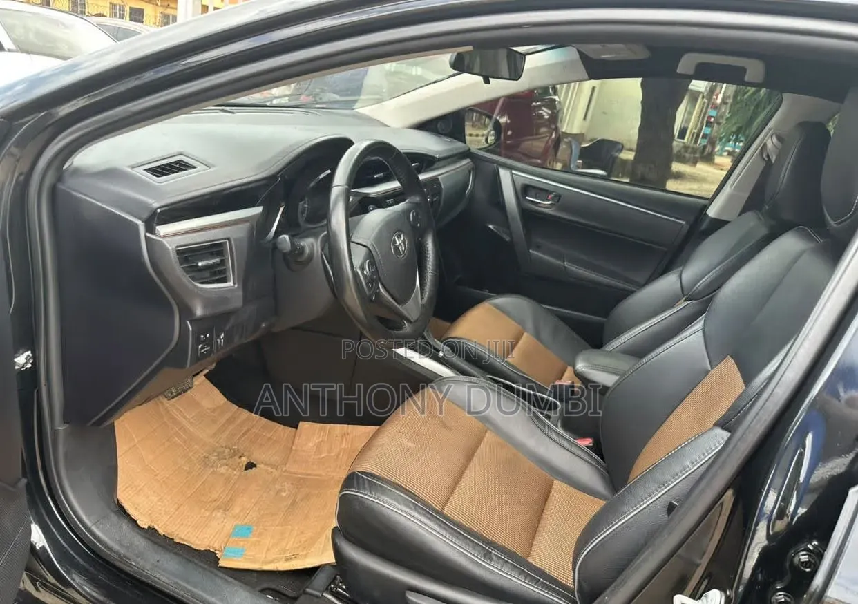 Toyota Corolla 2016 Black