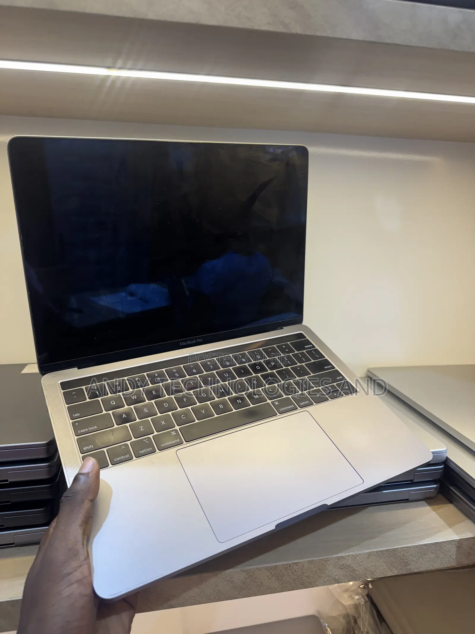 Laptop Apple MacBook Pro 2018 8GB Intel Core i5 SSD 512GB