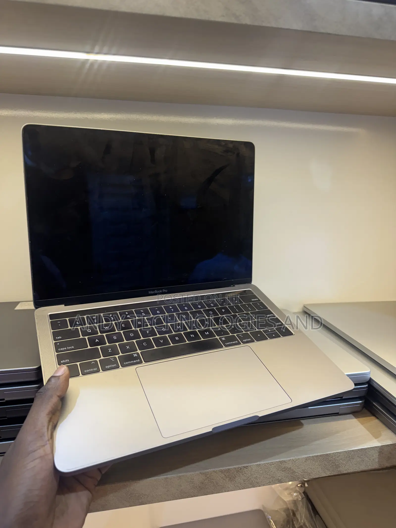 Laptop Apple MacBook Pro 2018 8GB Intel Core i5 SSD 512GB