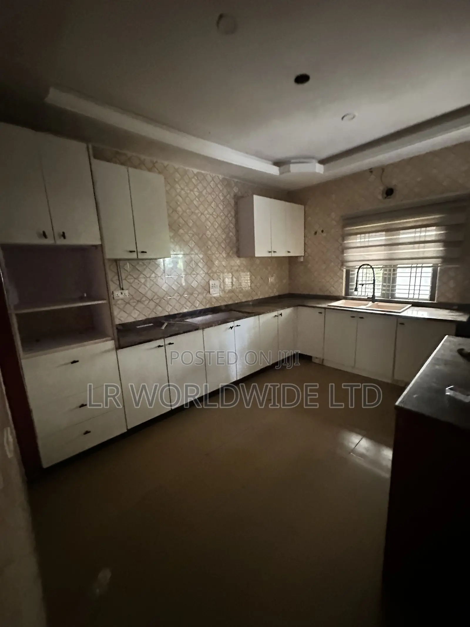 3bdrm Duplex in Lugbe District for sale