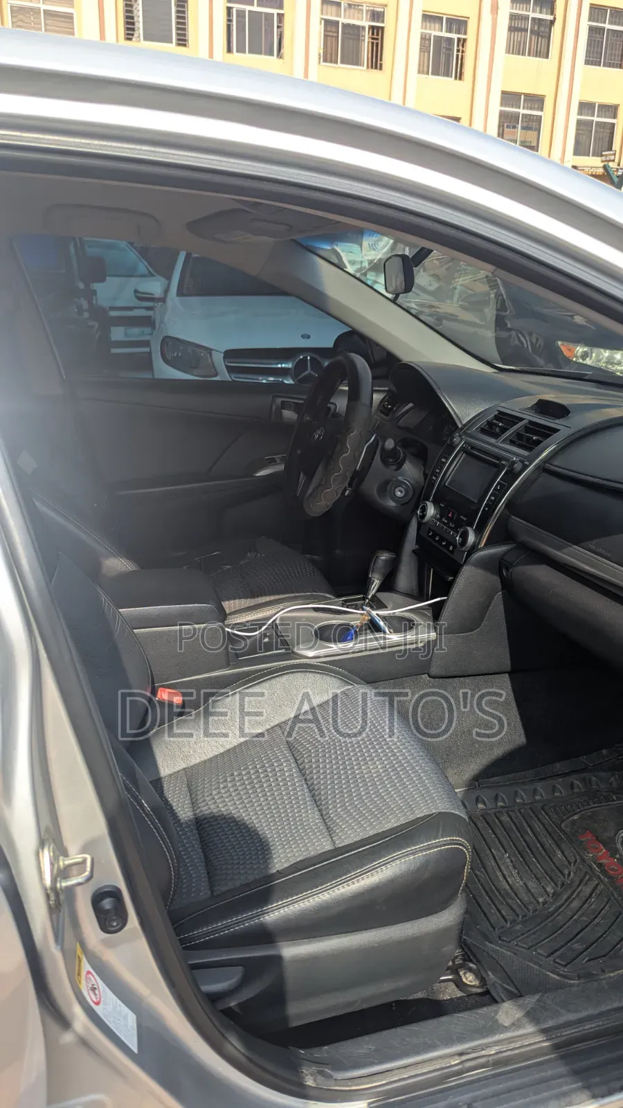 Toyota Camry SE 4dr Sedan (2.5L 4cyl 6A) 2013 Silver
