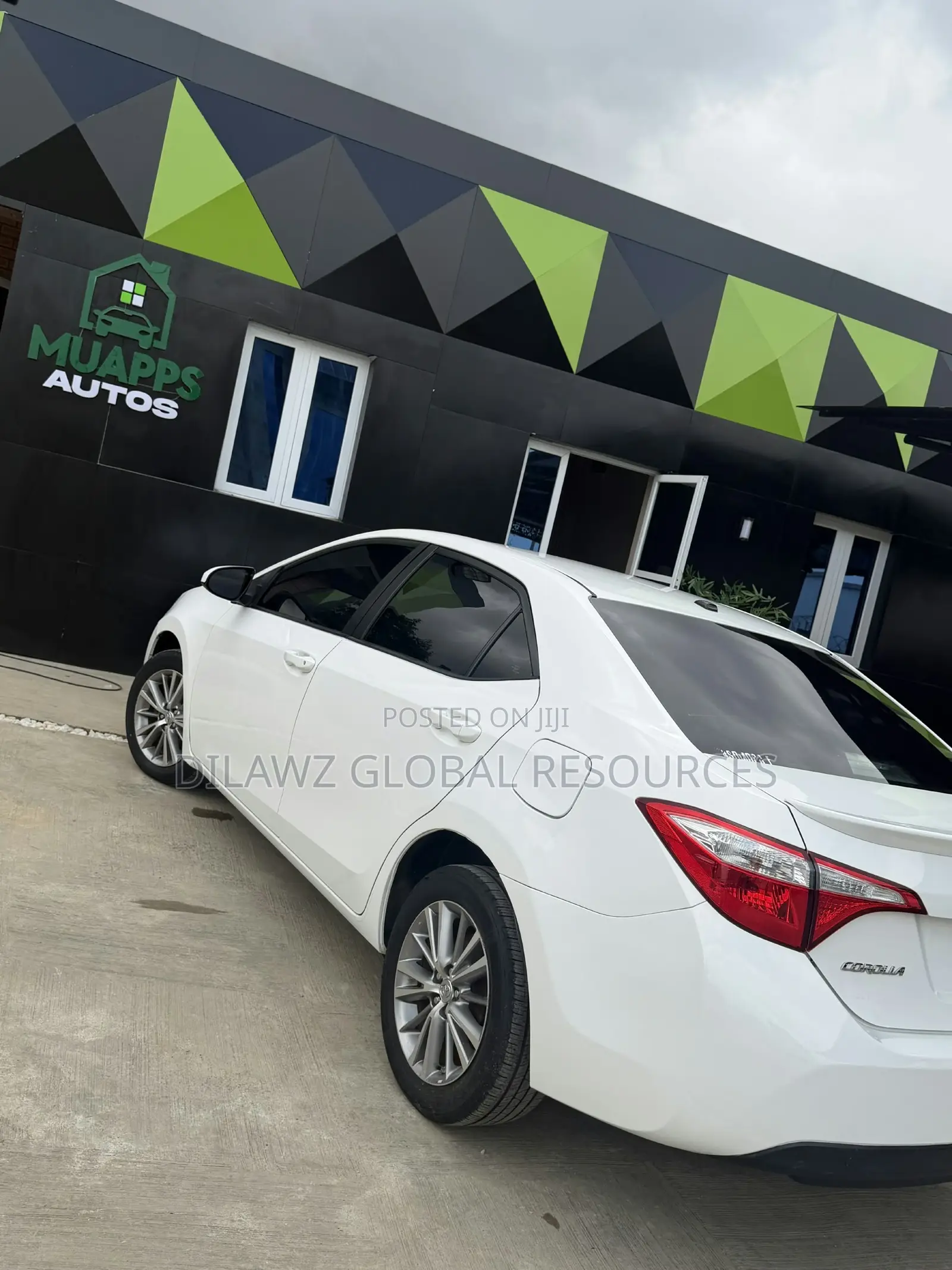 Toyota Corolla S 4dr Sedan (1.8L 4cyl CVT) 2015 White