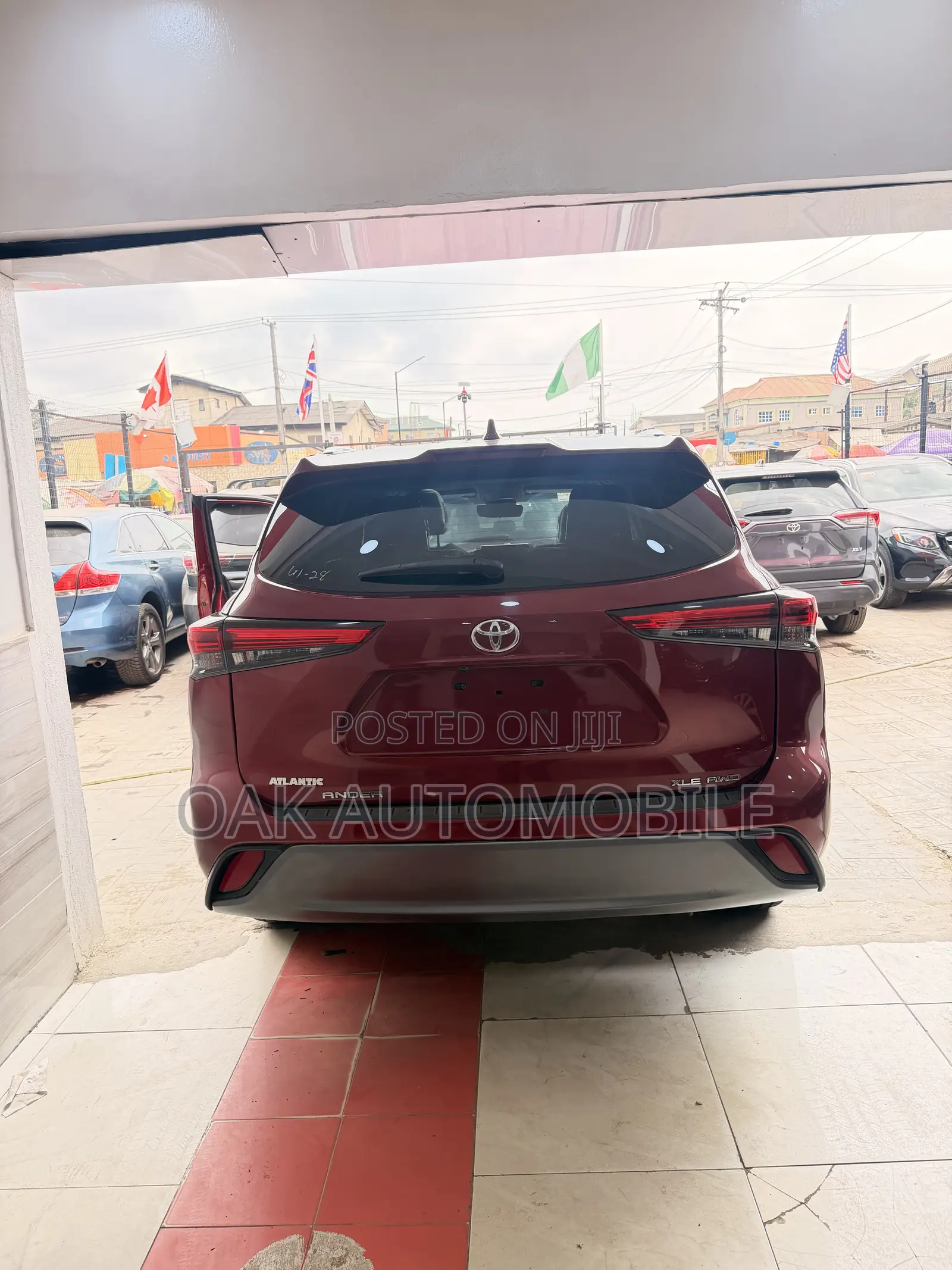 Toyota Highlander XLE 2021 Burgundy