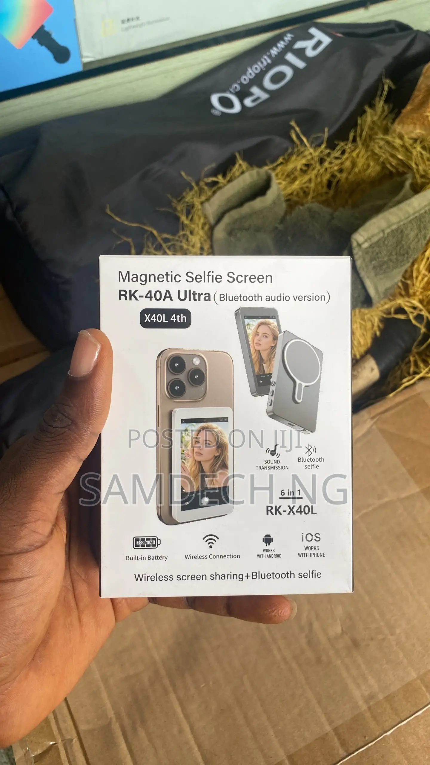 Magnetic Selfie Screen