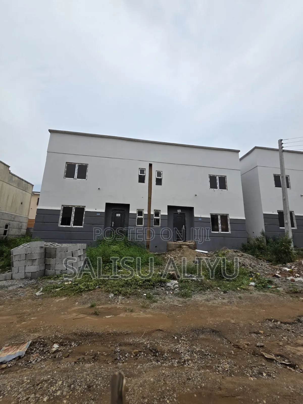4bdrm Duplex in Life Camp for sale