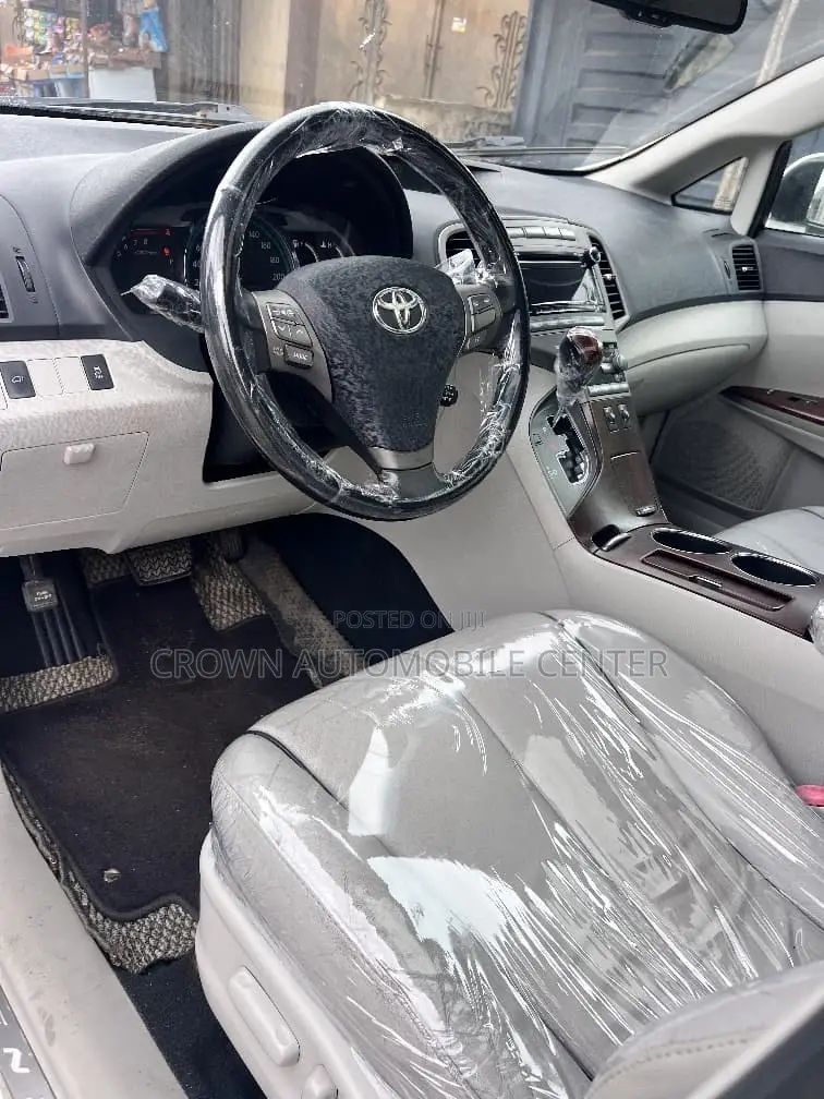Toyota Venza V6 AWD 2010 White