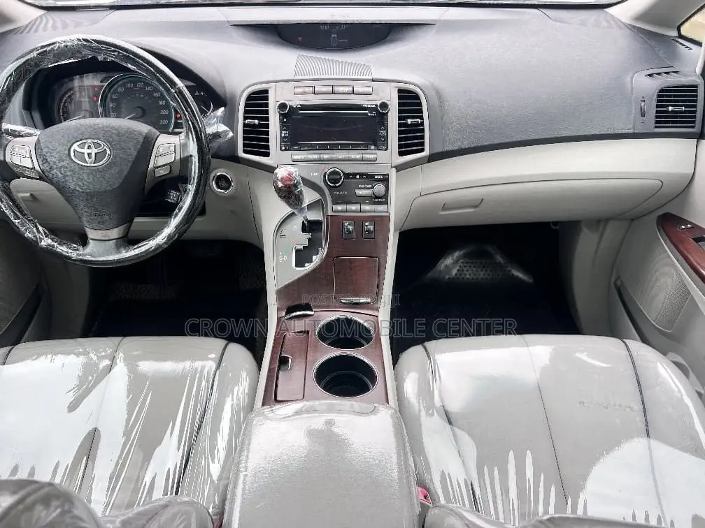 Toyota Venza V6 AWD 2010 White