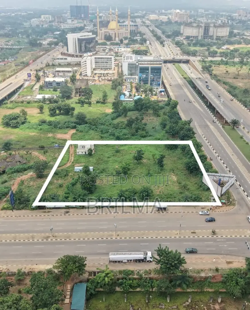 9200 SQM Commercial Land Is Central Area for Sale