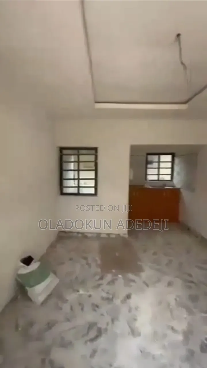 Furnished Mini Flat in Sholuyi, Soluyi for rent
