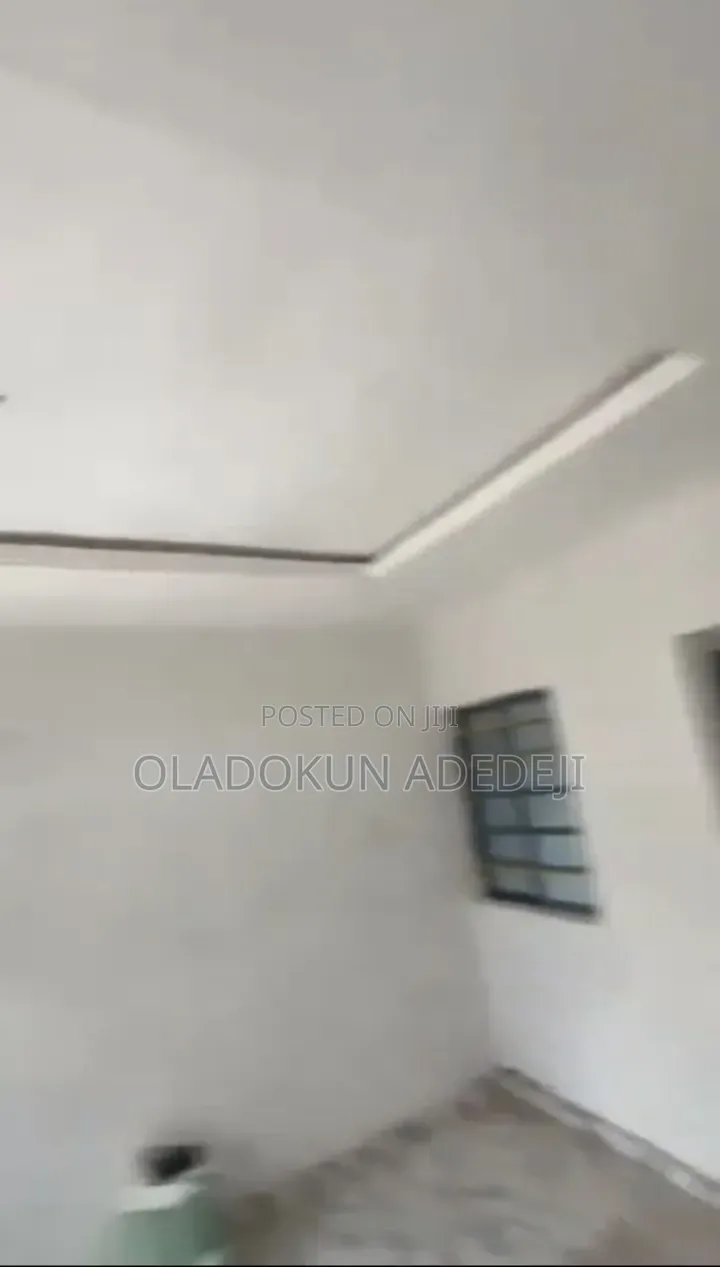 Furnished Mini Flat in Sholuyi, Soluyi for rent
