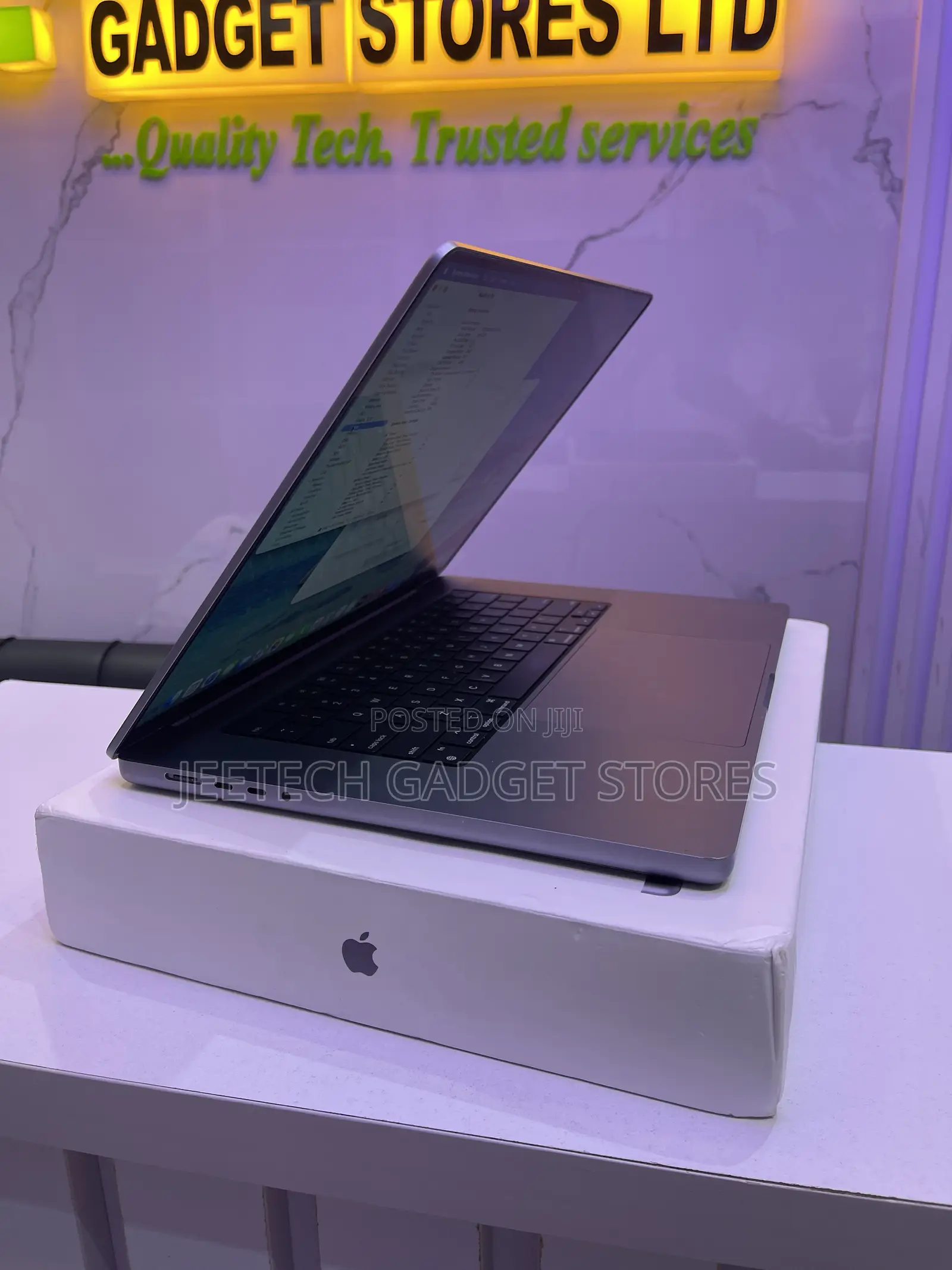 Laptop Apple MacBook Pro 2021 M1 16GB Apple M1 Pro SSD 1T