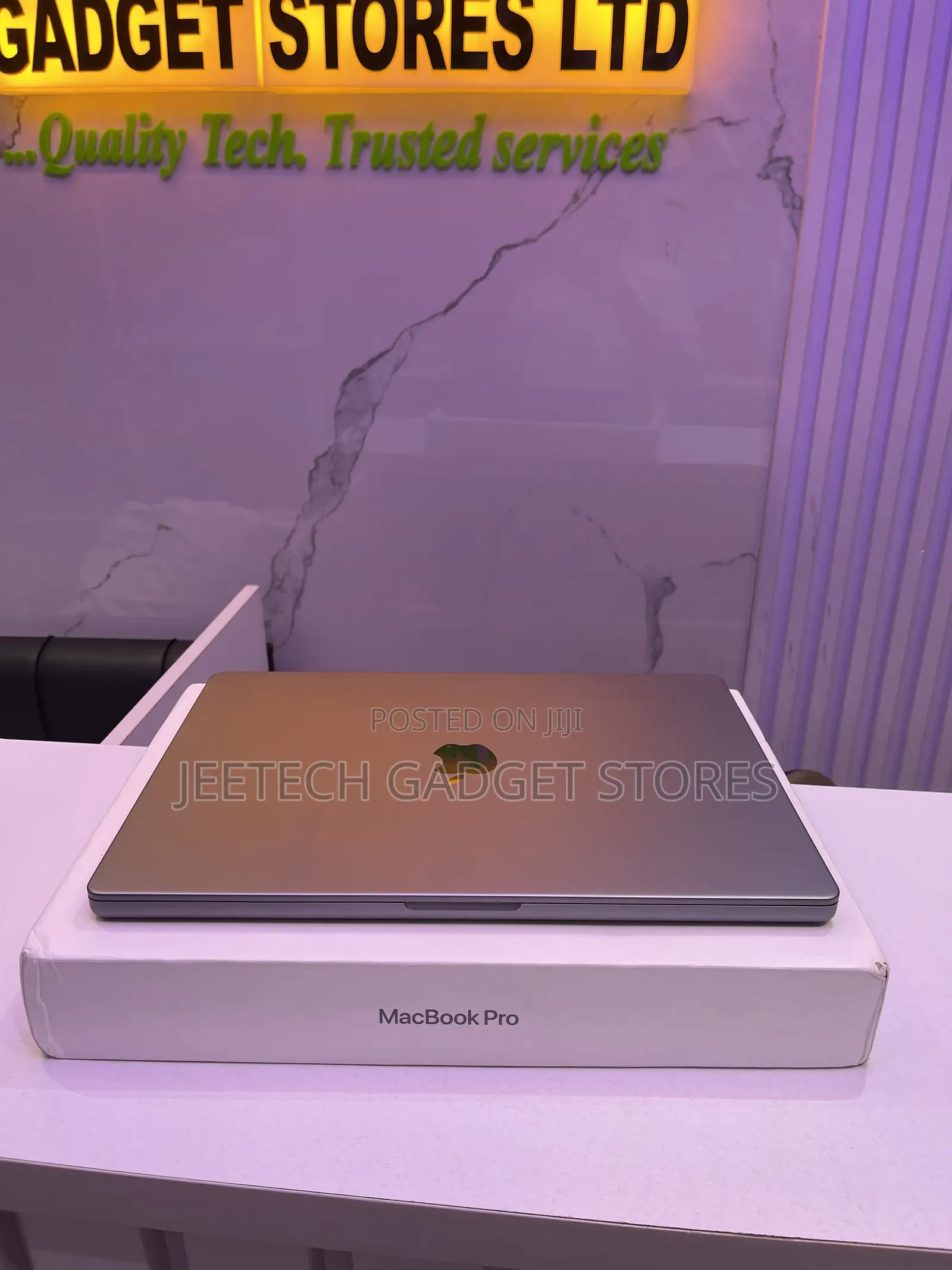Laptop Apple MacBook Pro 2021 M1 16GB Apple M1 Pro SSD 1T