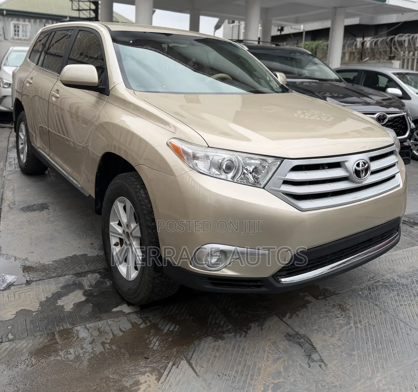Toyota Highlander 2013 Gold