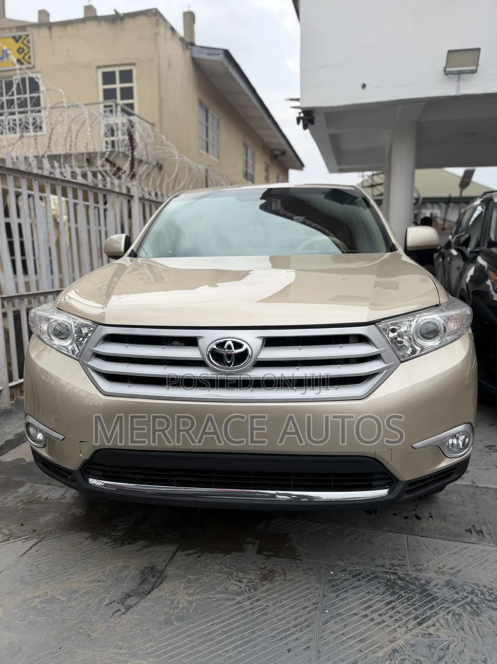 Toyota Highlander 2013 Gold