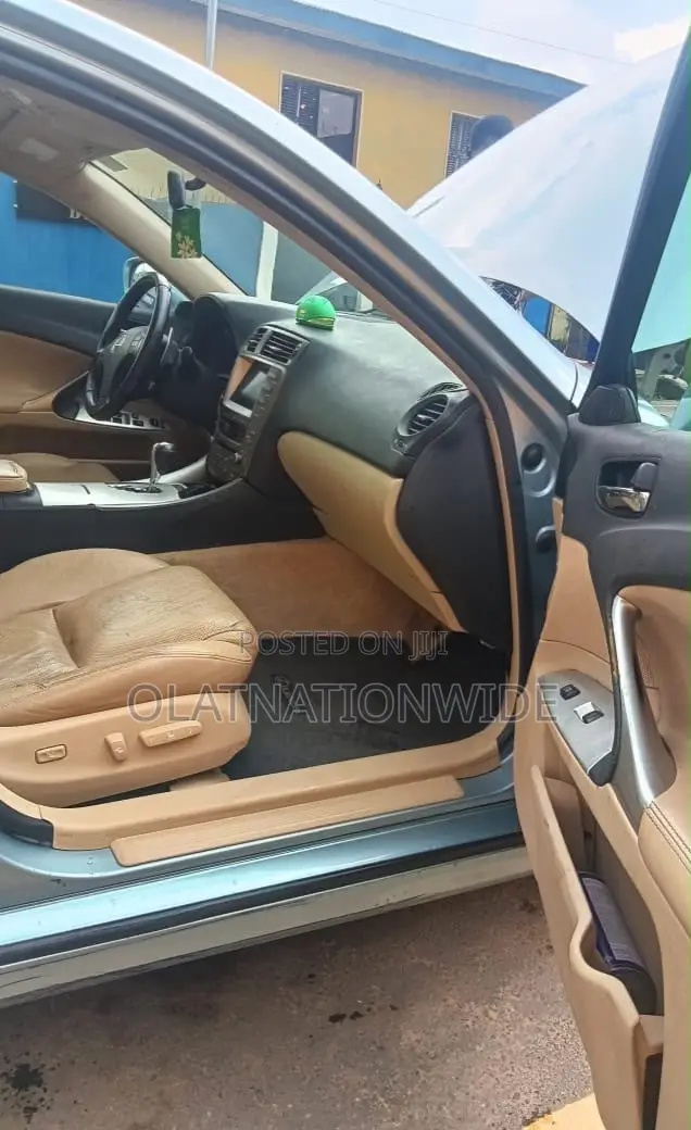 Lexus IS 250 2008 Blue