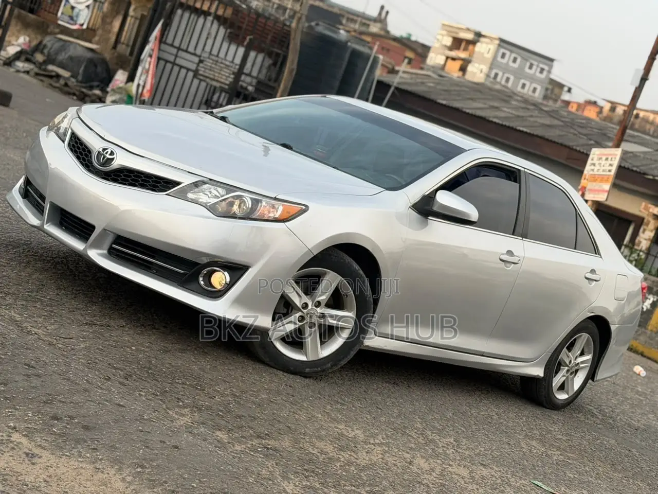Toyota Camry SE 4dr Sedan (2.5L 4cyl 6A) 2013 Silver