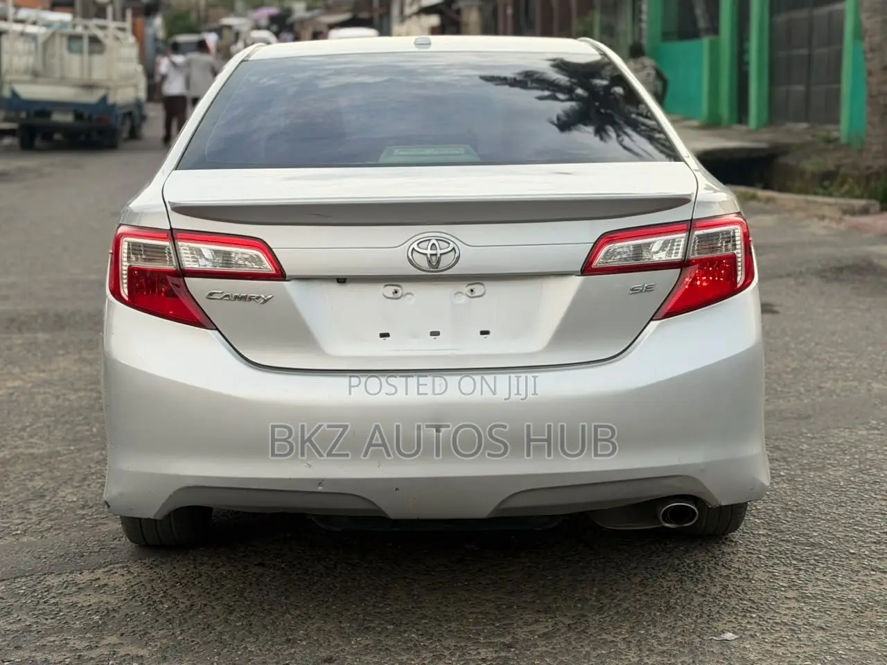 Toyota Camry SE 4dr Sedan (2.5L 4cyl 6A) 2013 Silver