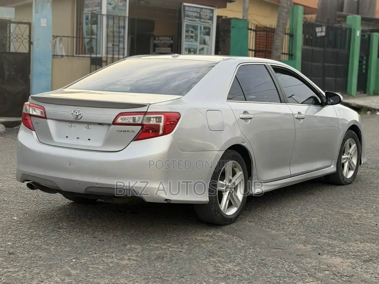 Toyota Camry SE 4dr Sedan (2.5L 4cyl 6A) 2013 Silver