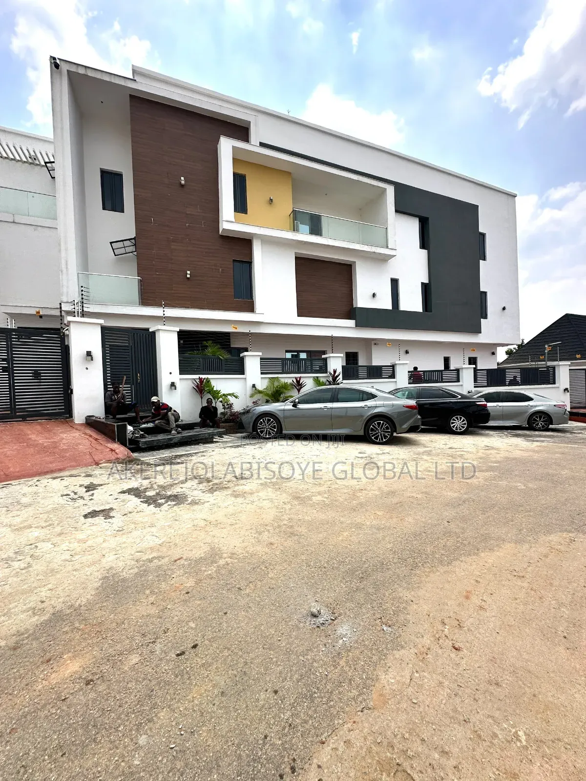 4bdrm Duplex in Guzape Abuja for sale