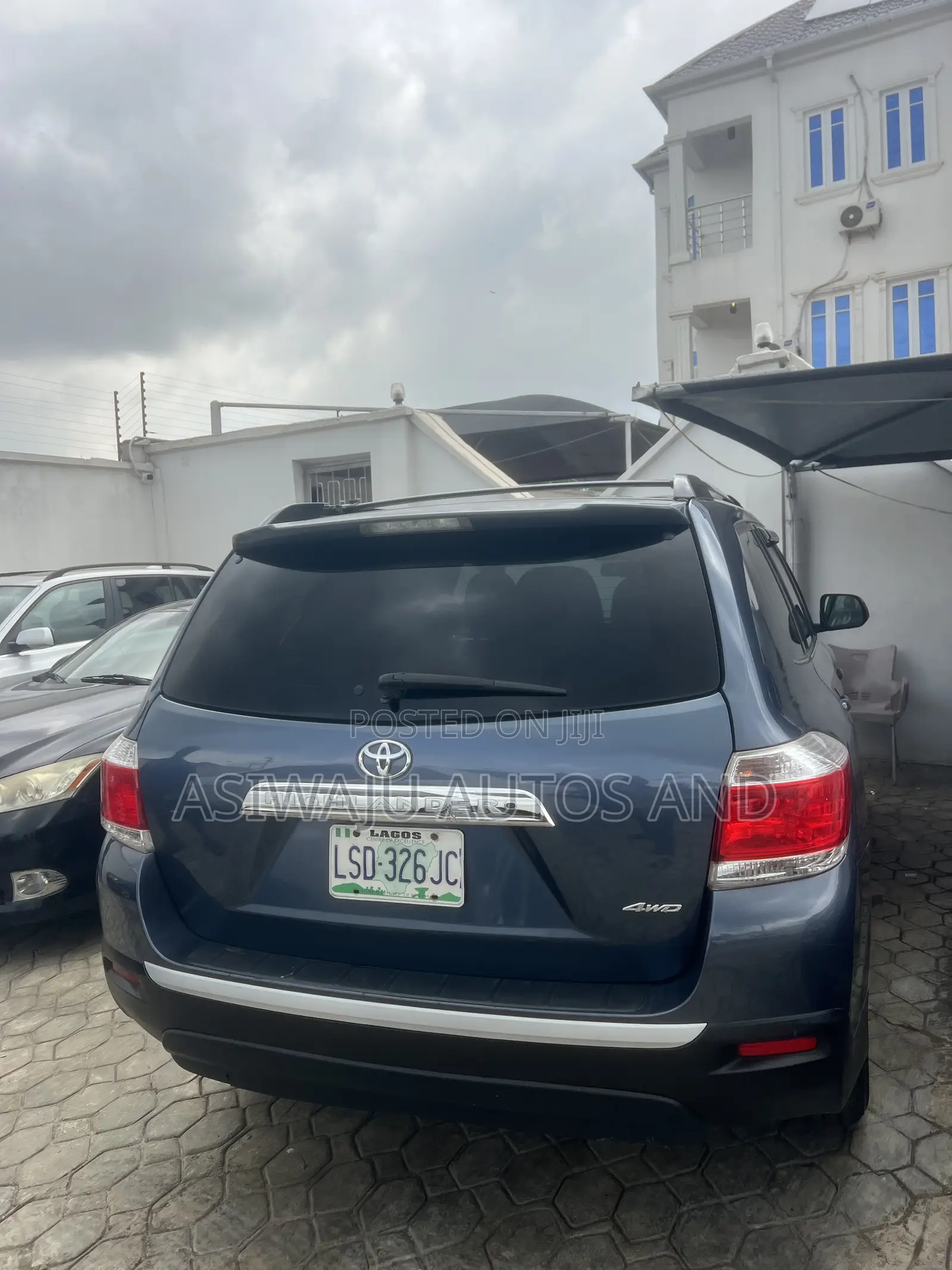 Toyota Highlander Limited 3.5l 4WD 2013 Blue