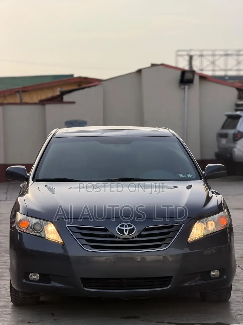Toyota Camry XLE V6 4dr Sedan (3.5L 6cyl 6AM) 2009 Gray